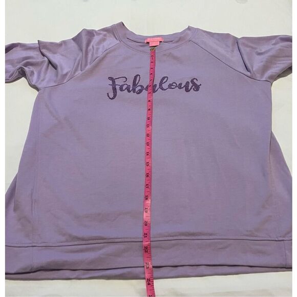 Isaac Mizrahi purple crewneck sweatshirt with design - Picture 4 of 6